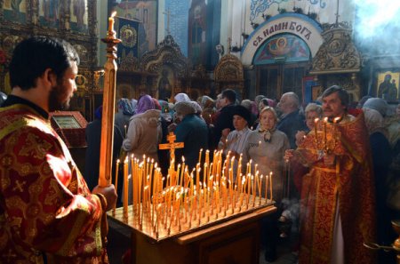 Сегодня – Радоница. Православные христиане поминают усопших