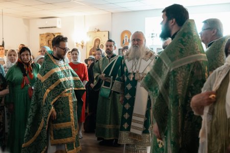 Первое архиерейское богослужение состоялось в строящемся храме блаженной Ксении Петербургской в Даниловском