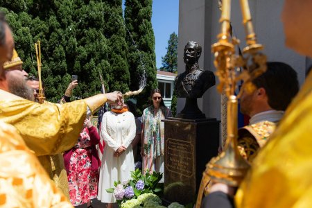 В Калифорнии открыли памятник царственным страстотерпцам