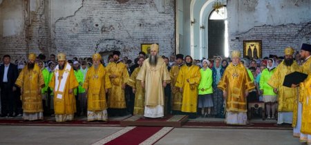 В Троицком соборе Выксунского Иверского монастыря совершили первую Божественную литургию со времени закрытия обители