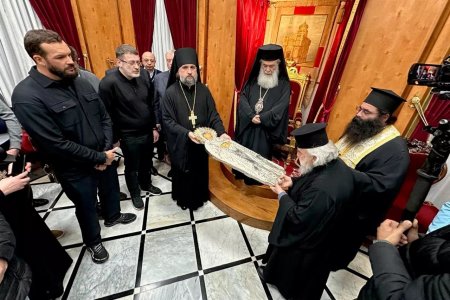 Копию Гефсиманской плащаницы передали монастырю в Старой Ладоге
