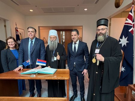 Сербского Патриарха Порфирия с почетом приняли в парламенте Австралии