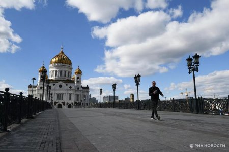 Почти две трети москвичей относят себя к православным