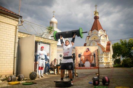 Храм Всех Святых в Феодосии стал центром силы, веры и единства